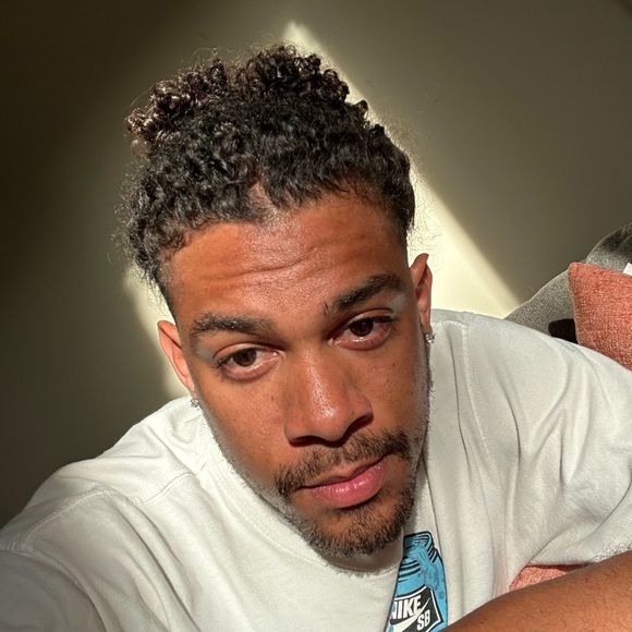 Meet your Posher, Myles - Picture 2 of 2